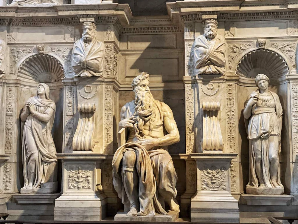 芸術家ミケランジェロの作品