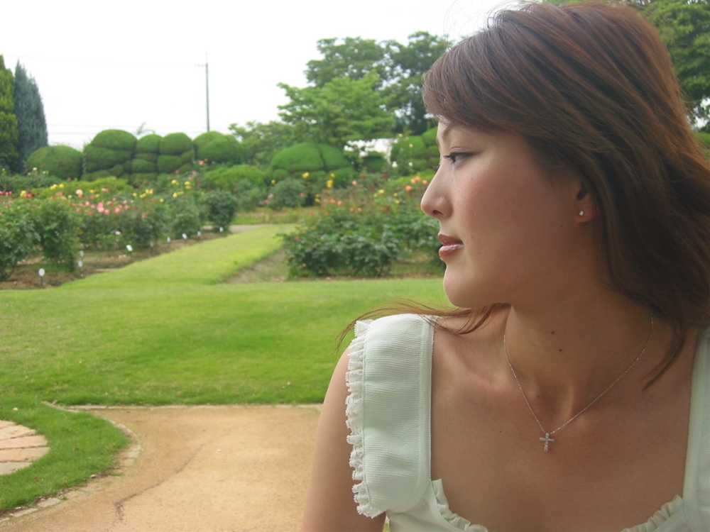 蟻正るみ バラ園にてスチール撮影